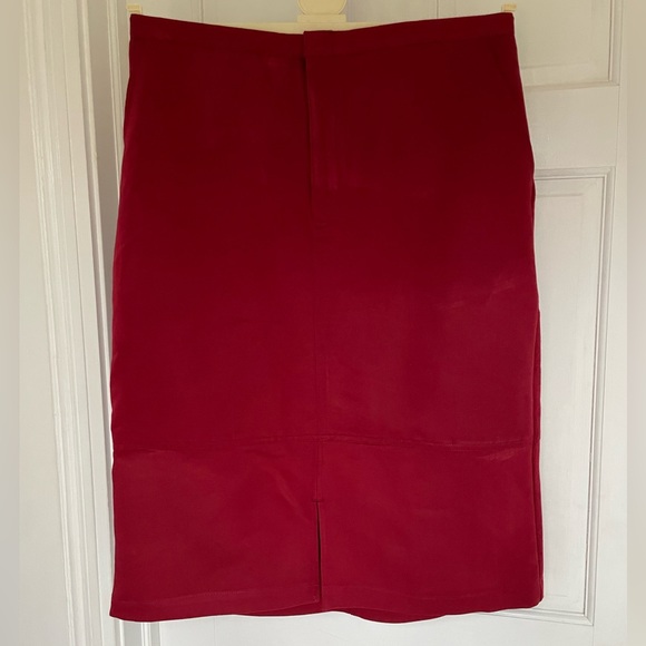 Size 16 burgundy red skirt - Picture 2 of 10